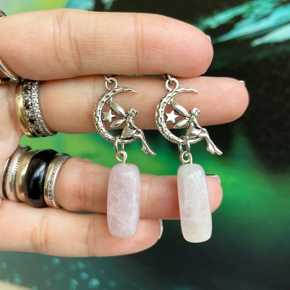 Fairy quartz earrings . Rose quartz silver moon fairy star dangly earrings - Picture 5 of 8